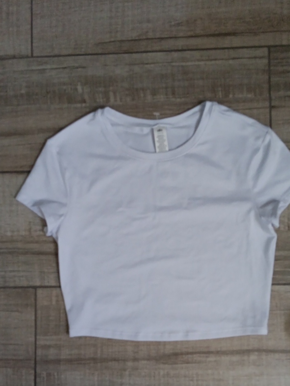 ALO Yoga Cropped Fitness Stretch Tee